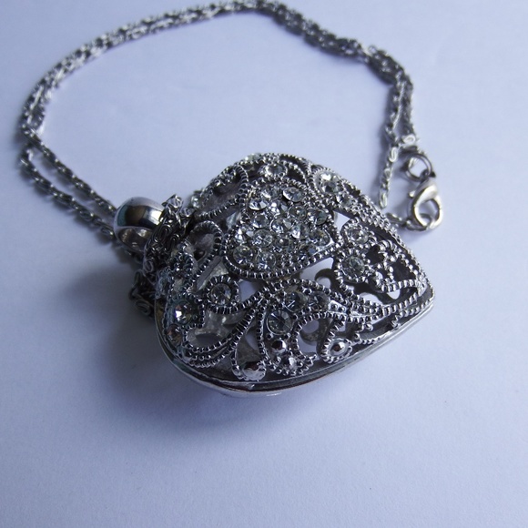 Jewelry - Stainless Steel Filigree Puff Heart Necklace 24"